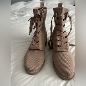 Bandolino Never Worn Before Fran 2 Combat Boots